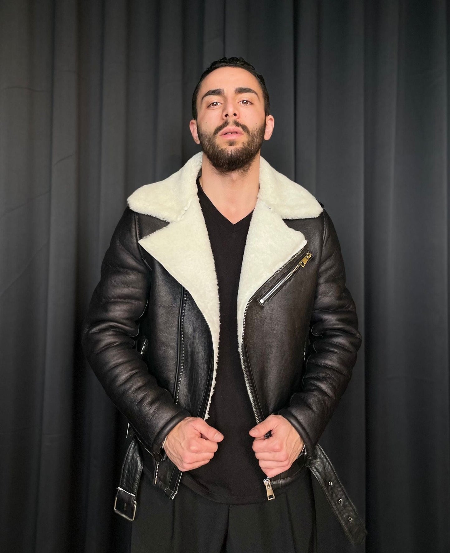 Cojoc Man Piele Neagra si Blana Alba