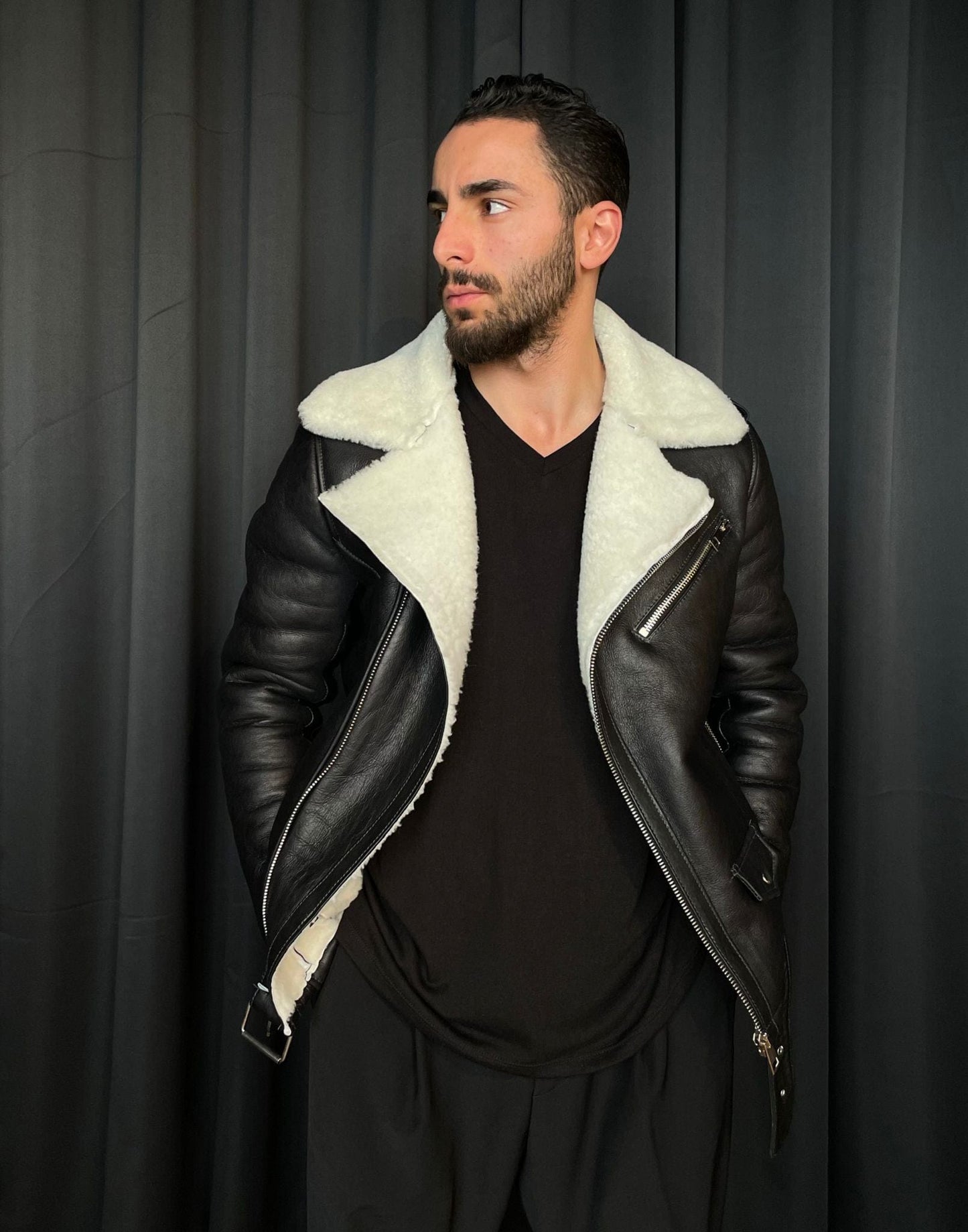 Cojoc Man Piele Neagra si Blana Alba